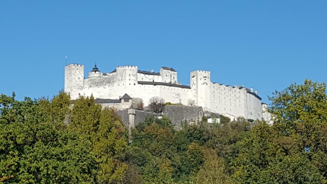 Apartment Villa Leopoldskron Salzburg Bagian luar foto