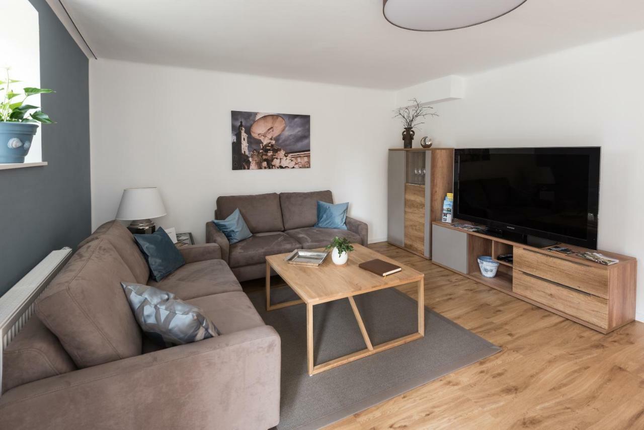 Apartment Villa Leopoldskron Salzburg Bagian luar foto