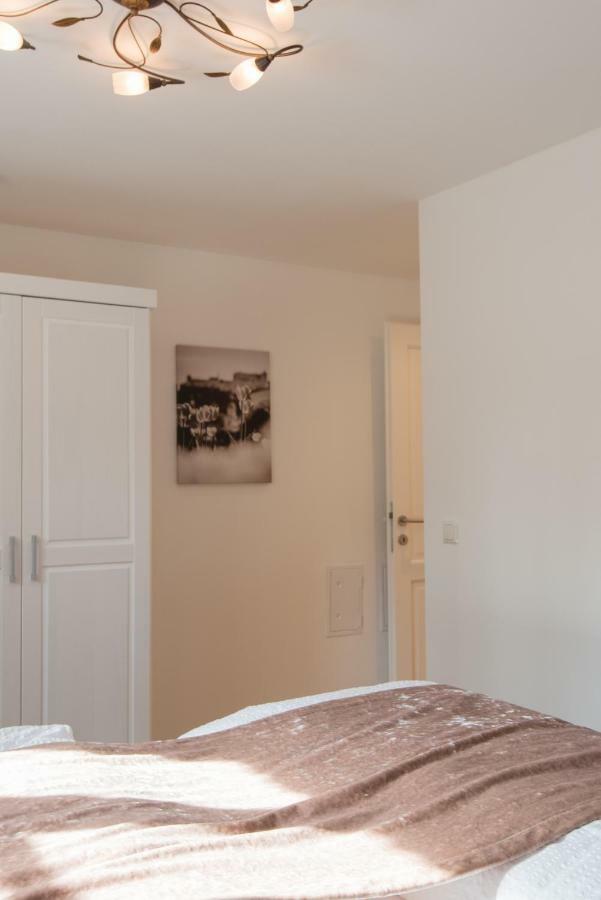 Apartment Villa Leopoldskron Salzburg Bagian luar foto